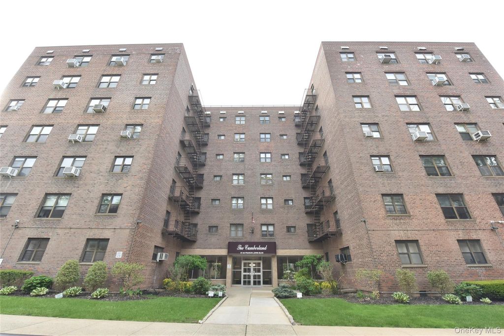 87-40 Francis Lewis A65, Queens Village, NY 11427 — exterior