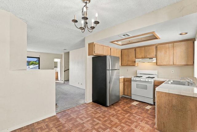 4515 College Way O, San Diego, CA 92115