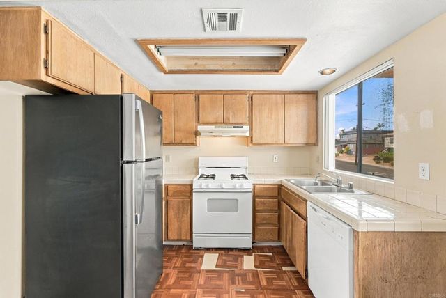 4515 College Way O, San Diego, CA 92115