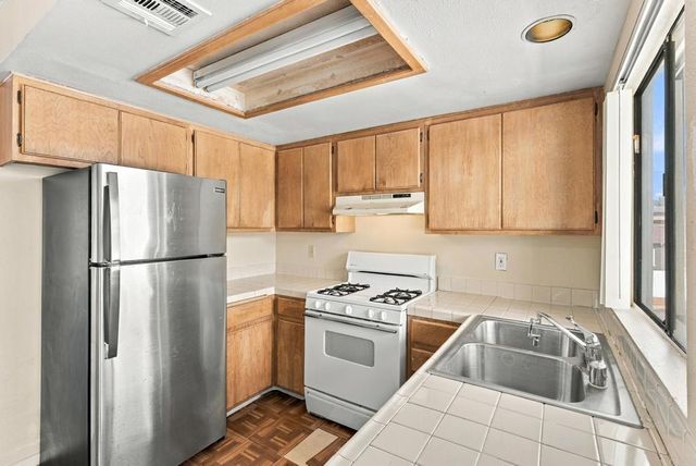4515 College Way O, San Diego, CA 92115