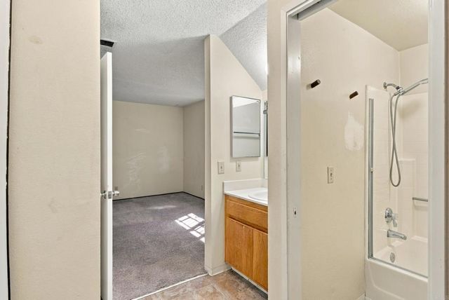 4515 College Way O, San Diego, CA 92115