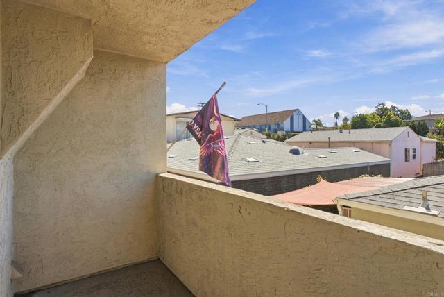 4515 College Way O, San Diego, CA 92115