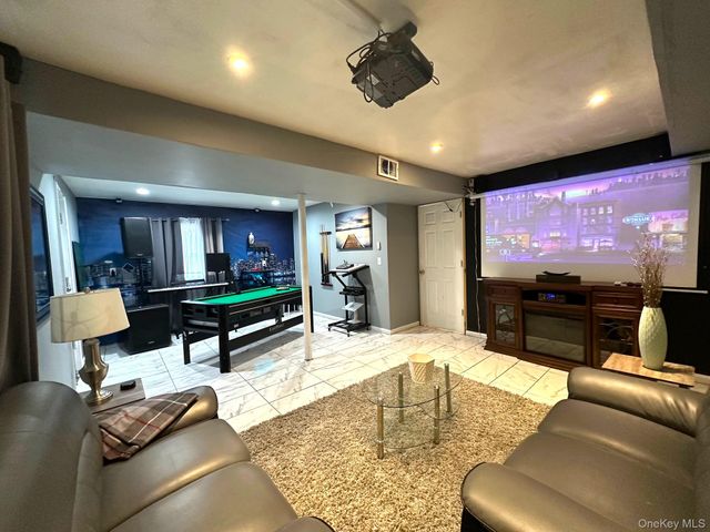 88 W Pine Road, Staatsburg, NY 12580