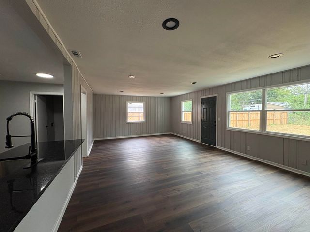 1712 S Erie Street, Wichita, KS 67211
