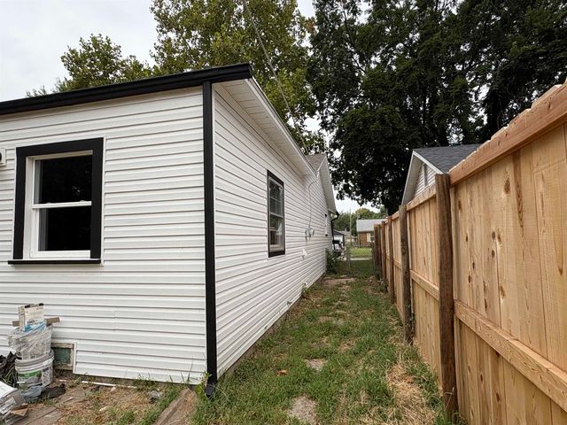 1712 S Erie Street, Wichita, KS 67211