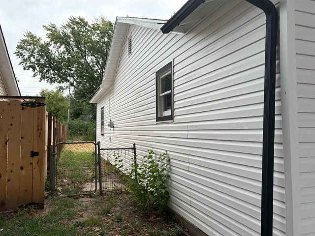 1712 S Erie Street, Wichita, KS 67211
