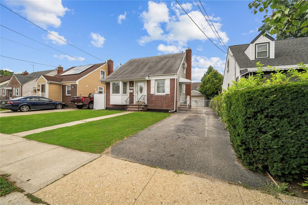 370 Locust Avenue, Uniondale, NY 11553