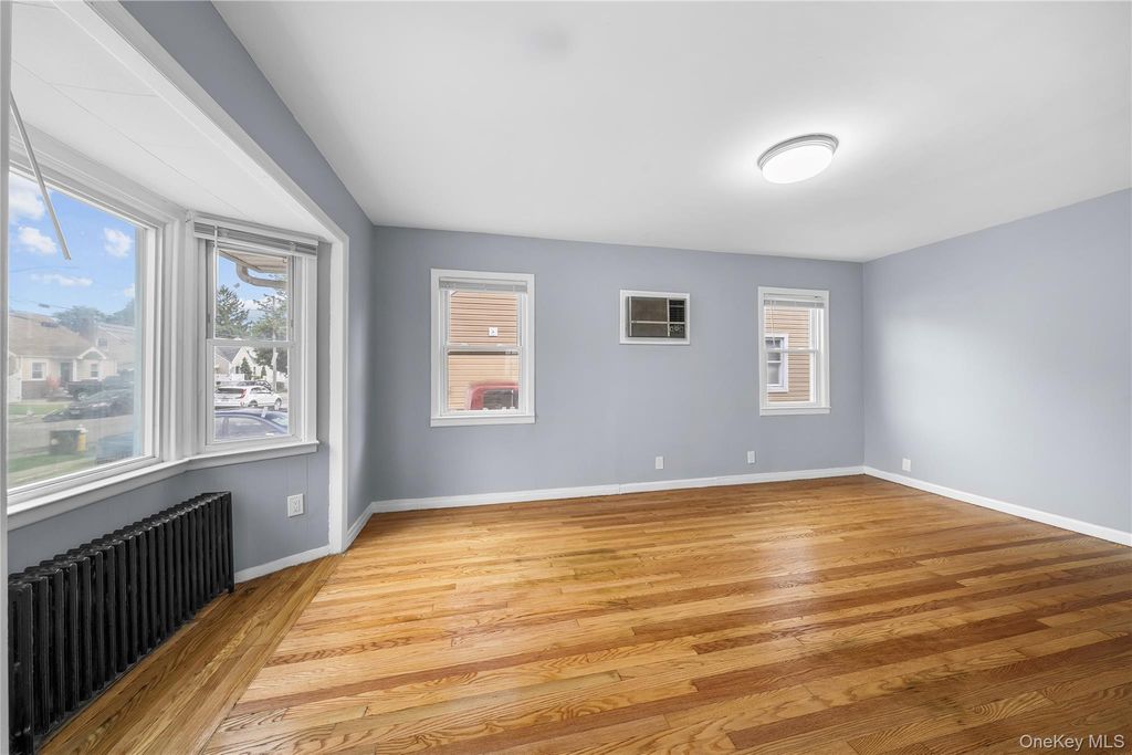370 Locust Avenue, Uniondale, NY 11553 — photo 4