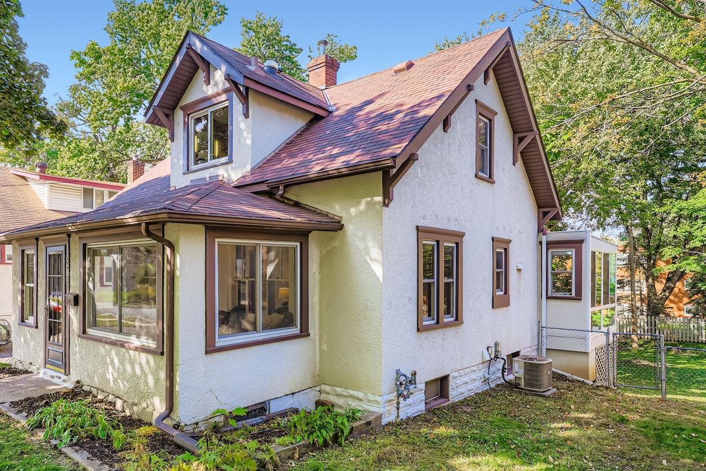 973 43rd Avenue NE, Columbia Heights, MN 55421