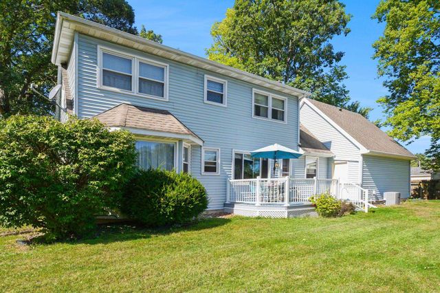 57058 Pine Road, South Bend, IN 46619
