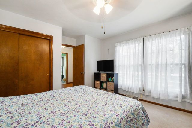 57058 Pine Road, South Bend, IN 46619