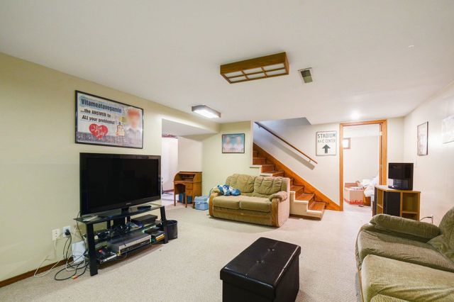 57058 Pine Road, South Bend, IN 46619