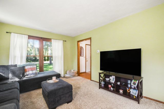 57058 Pine Road, South Bend, IN 46619