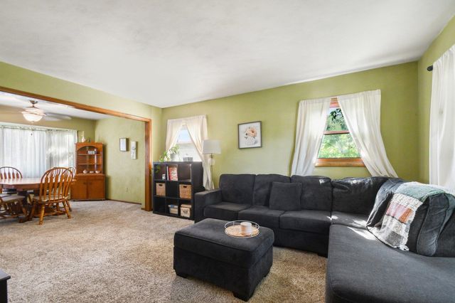57058 Pine Road, South Bend, IN 46619