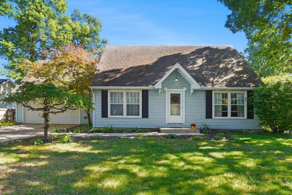 57058 Pine Road, South Bend, IN 46619