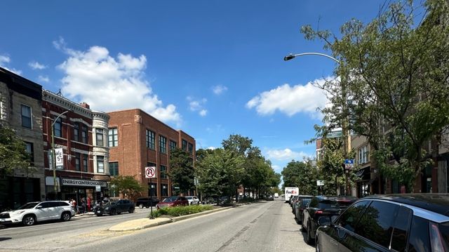 910 N ASHLAND Avenue, Chicago, IL 60622
