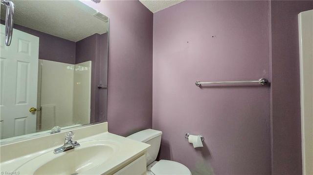 932 Scholastic Court, Winston-salem, NC 27106