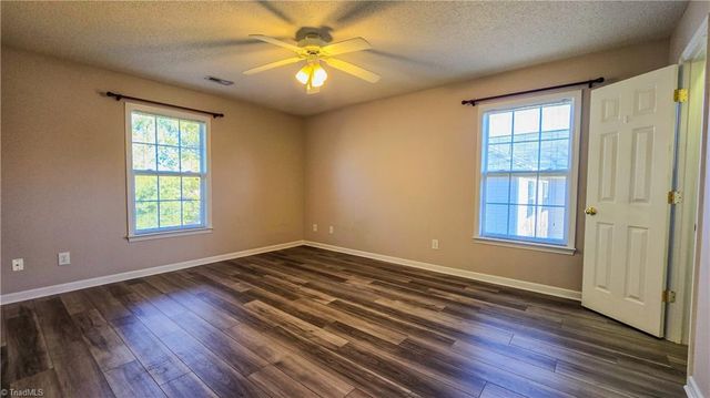 932 Scholastic Court, Winston-salem, NC 27106