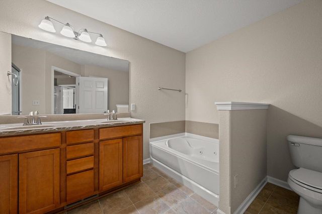 2005 Patrick LANE, Waukesha, WI 53188