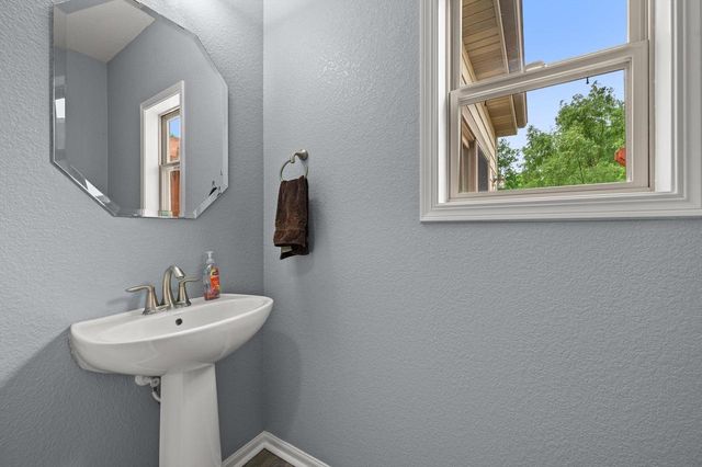 2005 Patrick LANE, Waukesha, WI 53188