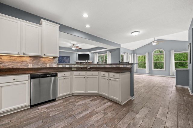 2005 Patrick LANE, Waukesha, WI 53188