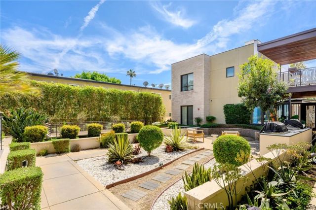 125 Hurlbut Street 108, Pasadena, CA 91105