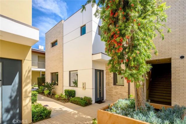 125 Hurlbut Street 108, Pasadena, CA 91105