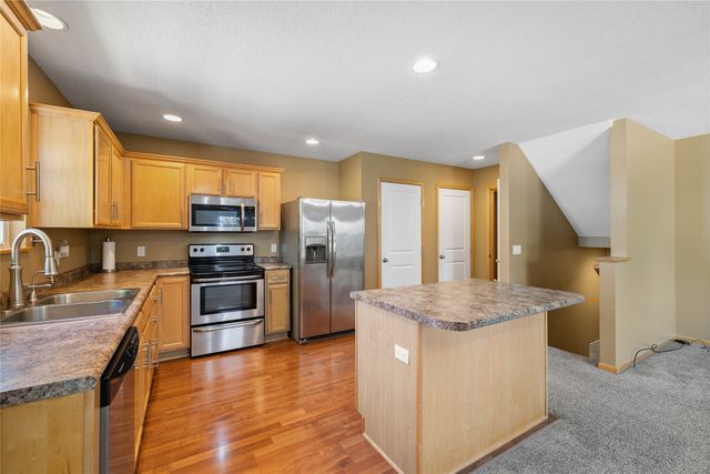 5549 Kirkland Court, Johnston, IA 50131