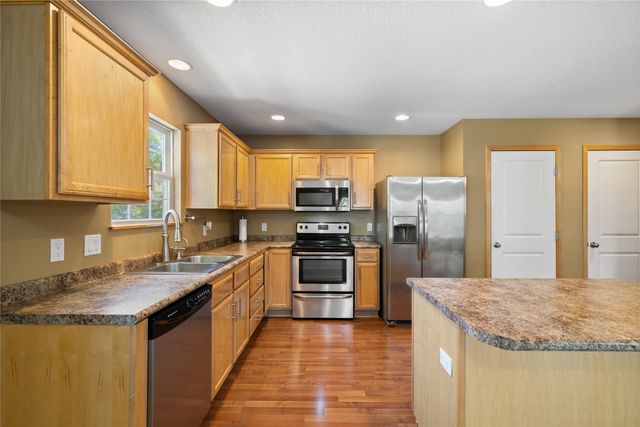 5549 Kirkland Court, Johnston, IA 50131