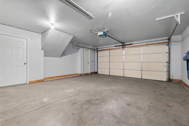 5549 Kirkland Court, Johnston, IA 50131