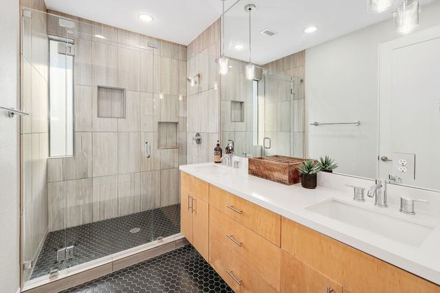 5710 Longhorn LNDG, Austin, TX 78734