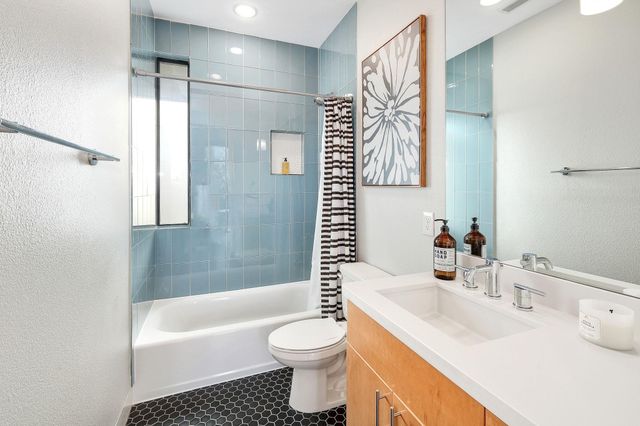 5710 Longhorn LNDG, Austin, TX 78734