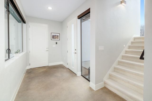 5710 Longhorn LNDG, Austin, TX 78734