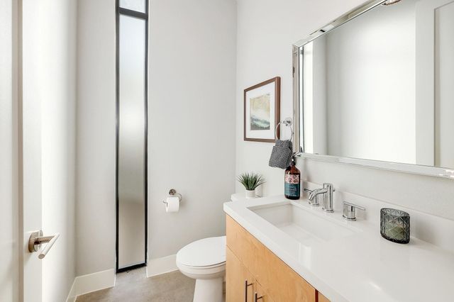 5710 Longhorn LNDG, Austin, TX 78734