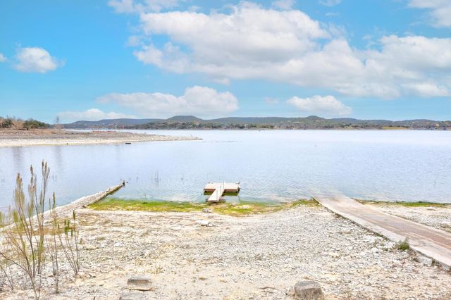 5710 Longhorn LNDG, Austin, TX 78734