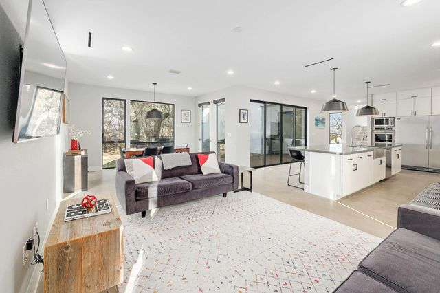 5710 Longhorn LNDG, Austin, TX 78734