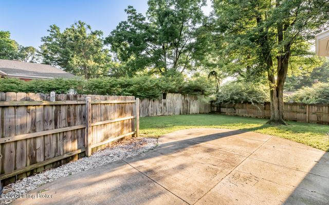 10701 Linn Station Rd, Louisville, KY 40223