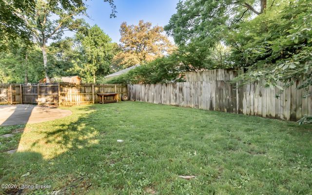10701 Linn Station Rd, Louisville, KY 40223