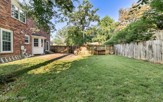 10701 Linn Station Rd, Louisville, KY 40223