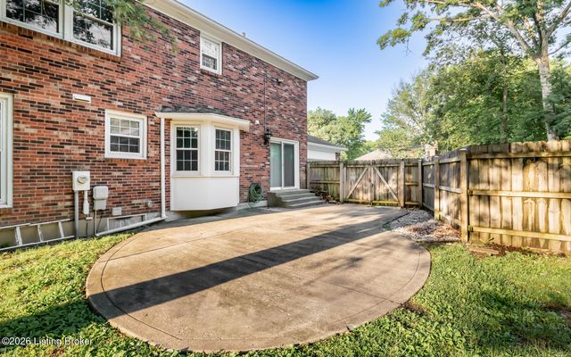 10701 Linn Station Rd, Louisville, KY 40223