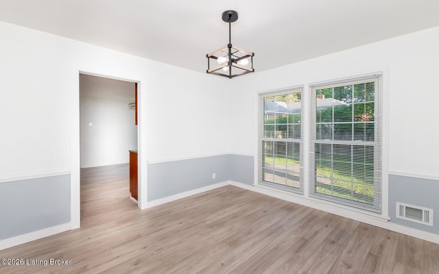 10701 Linn Station Rd, Louisville, KY 40223