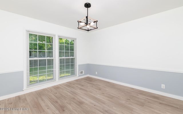 10701 Linn Station Rd, Louisville, KY 40223
