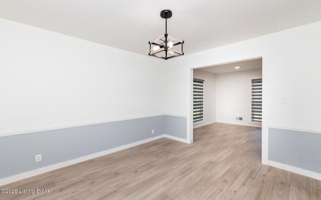 10701 Linn Station Rd, Louisville, KY 40223