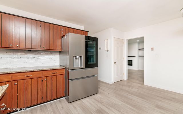 10701 Linn Station Rd, Louisville, KY 40223