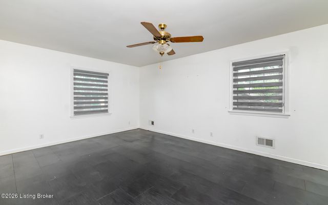 10701 Linn Station Rd, Louisville, KY 40223