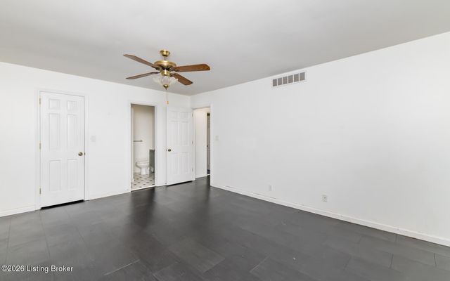 10701 Linn Station Rd, Louisville, KY 40223