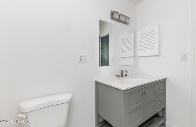 10701 Linn Station Rd, Louisville, KY 40223