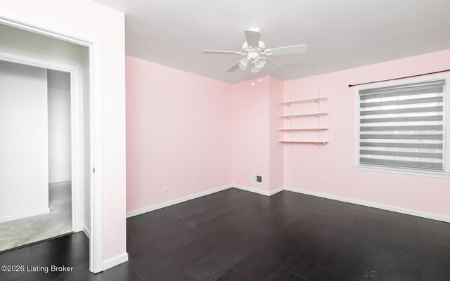 10701 Linn Station Rd, Louisville, KY 40223