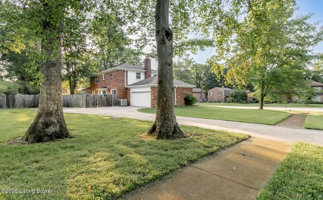 10701 Linn Station Rd, Louisville, KY 40223