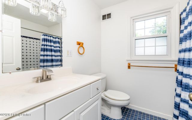 10701 Linn Station Rd, Louisville, KY 40223